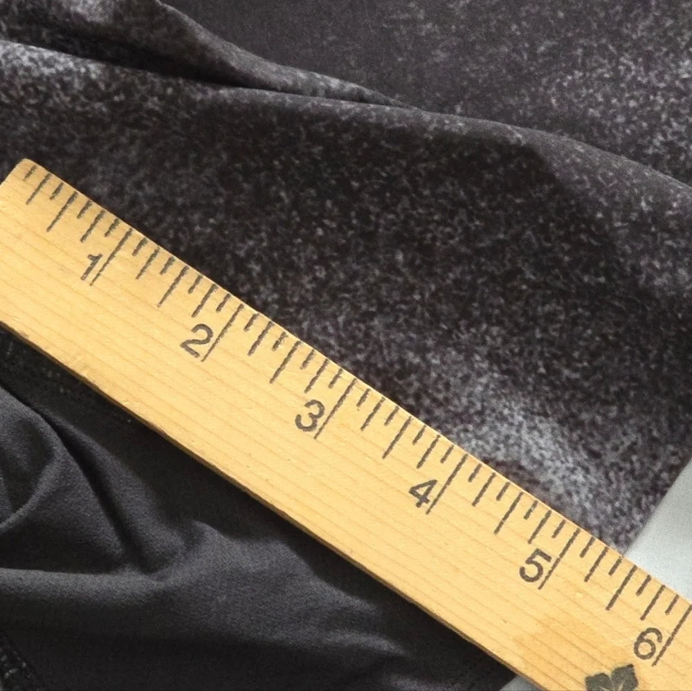 Lululemon Surge Black Sparkle Athletic Shorts Men's Size L